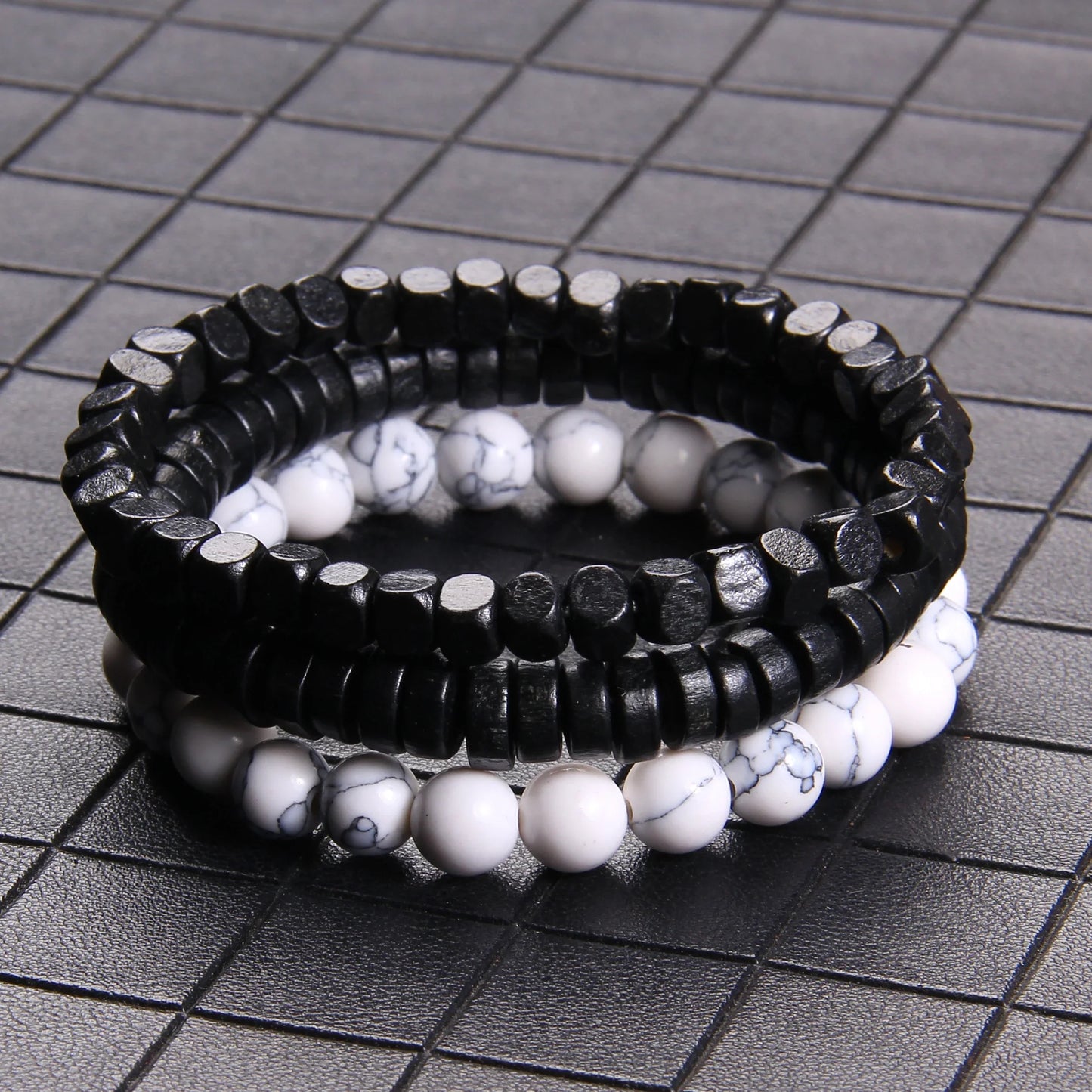 Trendy Black & White Beads Bracelet - Item - BAI-DAY