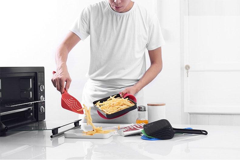 Colander Spoon with Water Filtration - Item - BAI-DAY